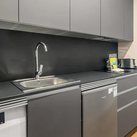 1 Bedroom 1 Bathroom Furnished - Chueca - Modern Functional - Mintystay Madrid Exterior photo