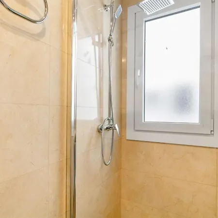 1 Bedroom 1 Bathroom Furnished - Chueca - Modern Functional - Mintystay Madrid Exterior photo