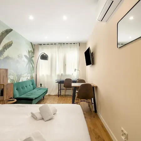 1 Bedroom 1 Bathroom Furnished - Chueca - Modern Functional - Mintystay Madrid Exterior photo