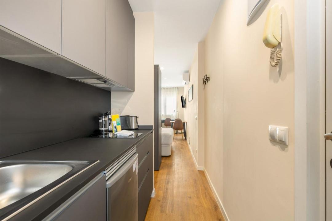 Appartement 1 Bedroom 1 Bathroom Furnished - Chueca - Modern Functional - Mintystay Madrid